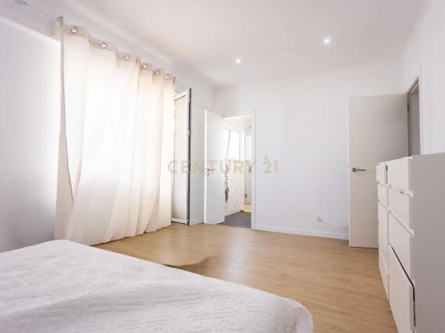 Apartamento T3 Remodelado em Odivelas – 1º Andar
