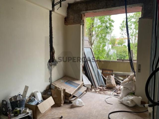 Apartamento T3 Remodelado em Benfica | Conforto, Funcionalidade e Localização