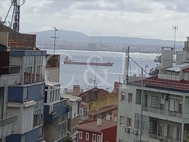 Apartamento T3 Remodelado Rua do Vale de Santo António
