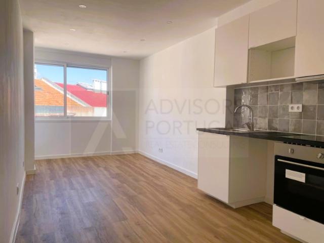 Apartamento T3 Remodelado situado em Agualva Cacém