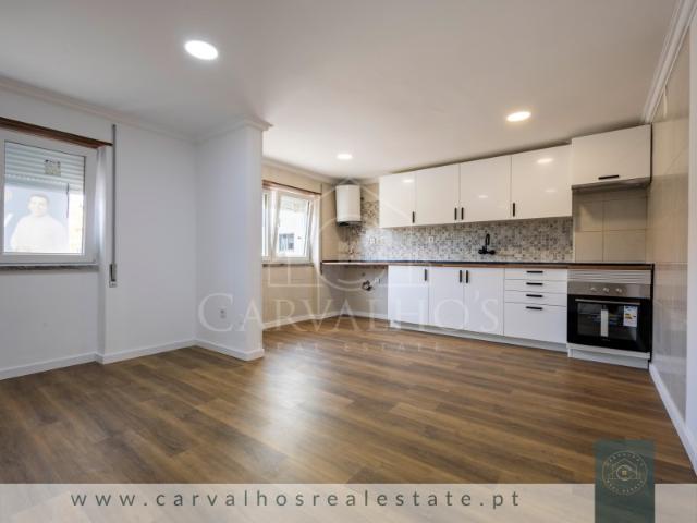 Apartamento T3 Remodelado | 110 m² | Urbanização do Borralhal