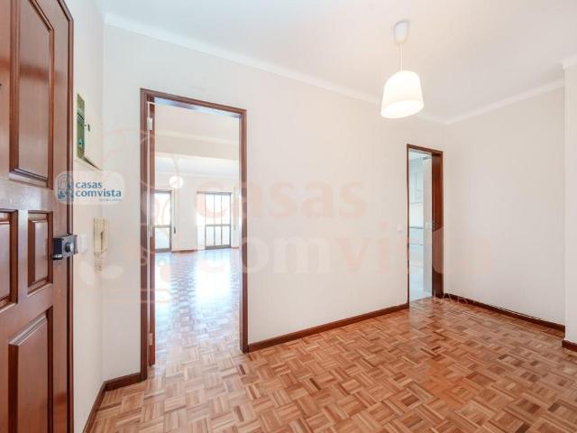 Apartamento T3 Renovado com 2 Suites e Excelente Localização. 119m² Fátima