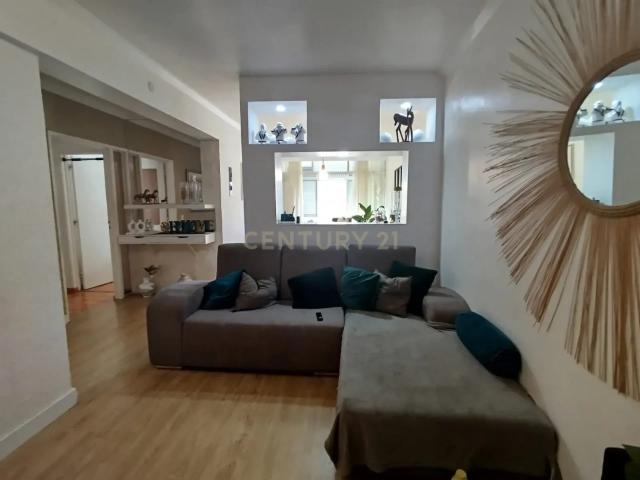 Apartamento T3 Renovado com Suíte, Varanda Fechada – Monte da Caparica