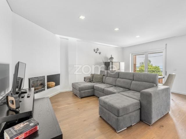 Apartamento T3 Renovado convertido em T2