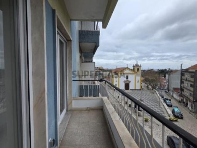 Apartamento T3 Renovado em Camarate