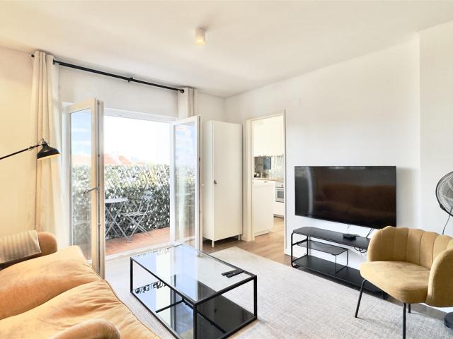 Apartamento T3 Renovado em Cascais | 96 m² | Zona Residencia. 88m² Cascais e Estoril