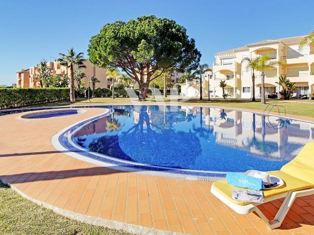 Apartamento T3 Renovado em Condomínio Prestigiado de Vilamou. 117m² Vilamoura