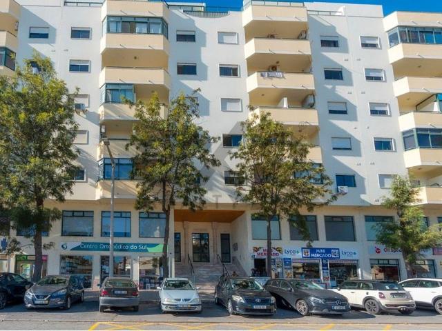 Apartamento T3 Renovado em Faro – Localização Central e Conf. 123m² Faro Sé e São Pedro