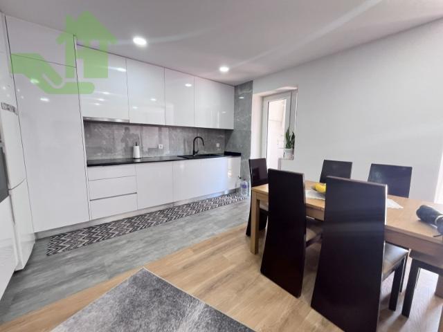 APARTAMENTO T3 RENOVADO EM MATOSINHOS II OFERTA DO VALOR DE ESCRITURA