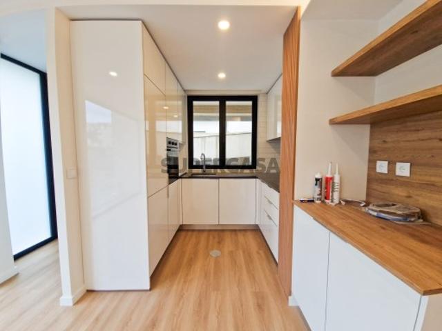 Apartamento T3 Renovado na Praia da Barra