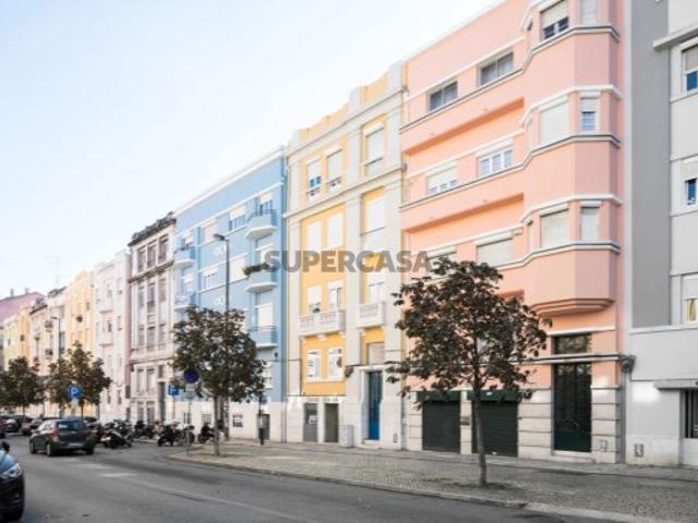 Apartamento T3 Renovado nas Avenidas Novas