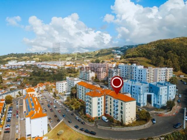 Apartamento T3 renovado no Caniço