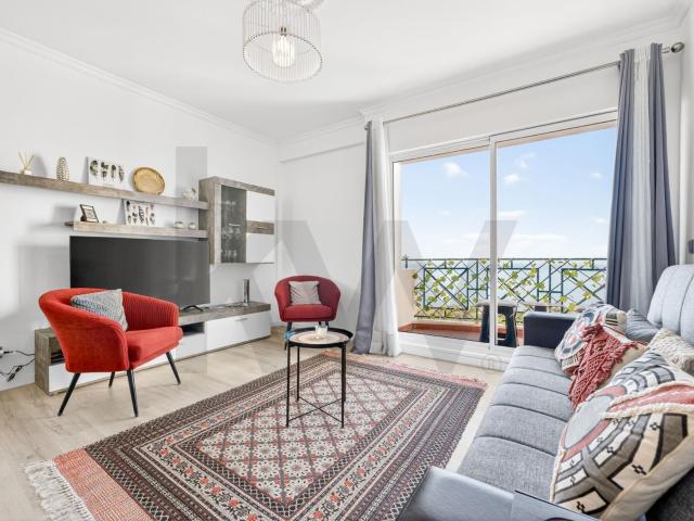 Apartamento T3 renovado no Caniço