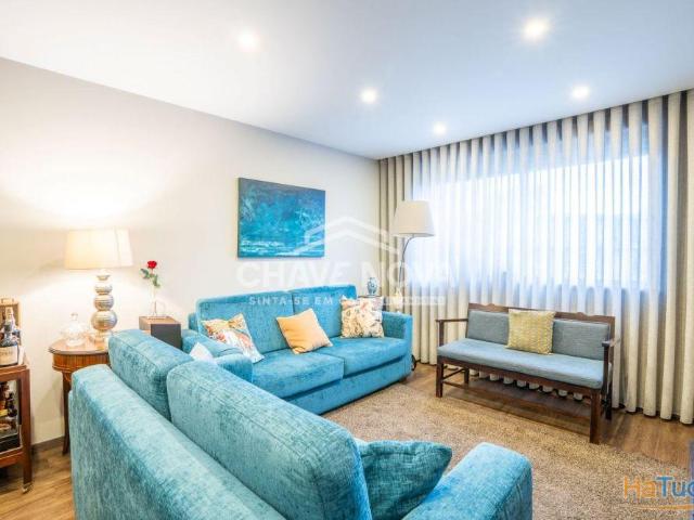 Apartamento T3 Renovado para venda em Lordelo do Ouro, Porto Zona Premium e Tranquila | 26074064502
