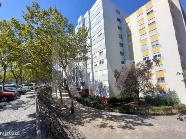 Apartamento T3 | Santo Antonio dos Cavaleiros |TOTALMENTE REMODELADO