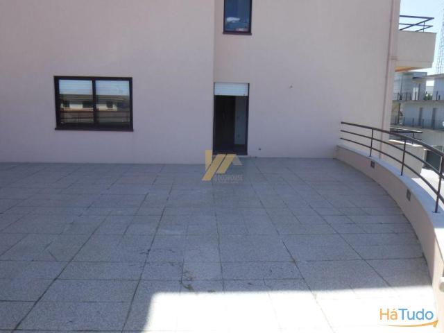Apartamento T3 semi mobilado com terraço | 26083319691