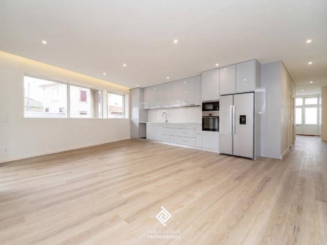 Apartamento T3 Seixezelo, Vila Nova de Gaia totalmente r. 133m² Seixezelo