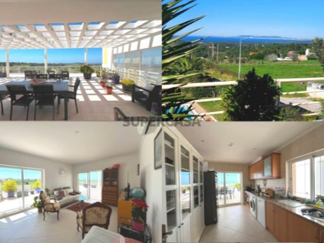 Apartamento T3 Sesimbra, com vista deslumbrante para o mar, terraço privativo de 136 m2, jardim e piscina, 6 km das praias e da vila
