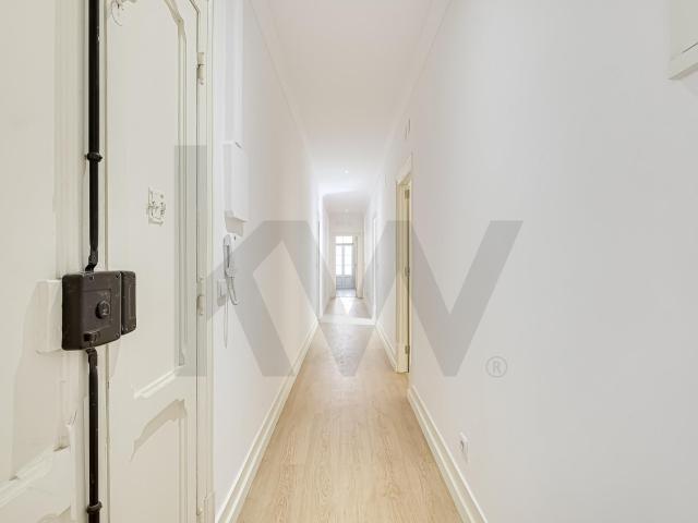 Apartamento T3 situado nas Avenidas Novas