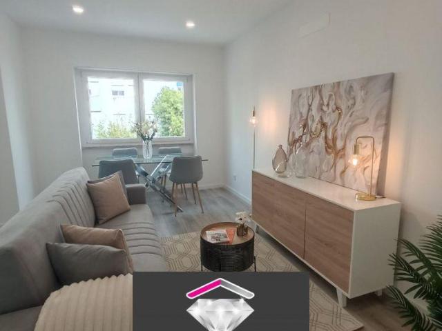 Apartamento T3/T4 em Benfica | 26064057758