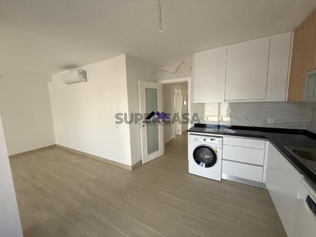 Apartamento T0+1 com Garagem e Acesso Direto à Praia Manta Rota