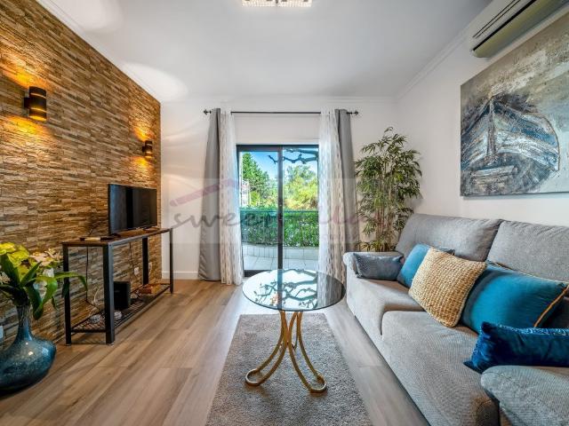 Apartamento T0+1 com Terraço Privativo e Licença Al | Torre. 50m² Albufeira e Olhos de Água