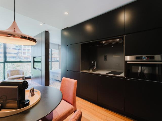 Apartamento T0+1 | Benfica, Lisboa — Moderno e Estacionamento Incluído