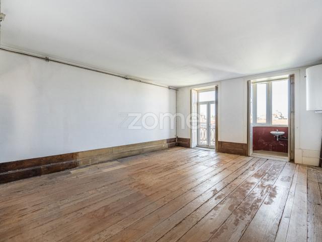 Apartamento T0+1 duplex traseiras Cedofeita Porto Fração H