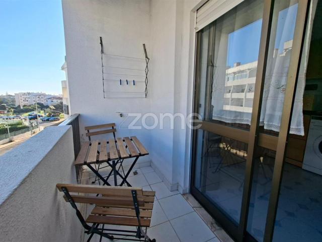 Apartamento T0+1 Em condomínio com piscina 64m² Albufeira e Olhos de Água