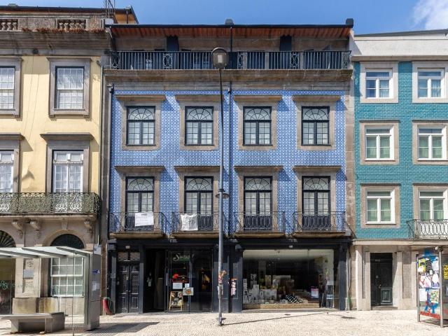 Apartamento T0+1 Edifício Histórico com Licença AL em Cedofeita Localização Premium