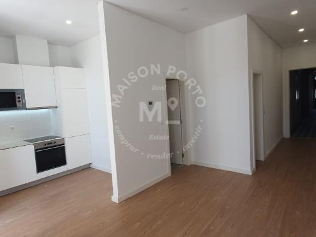 Apartamento T0+1 na Rua do Bonjardim, Porto