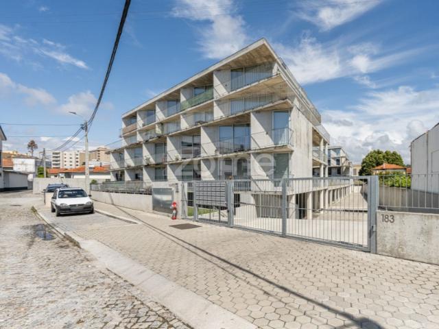 Apartamento T0+1 semi novo em Vilar do Paraíso, Vila Nova de Gaia