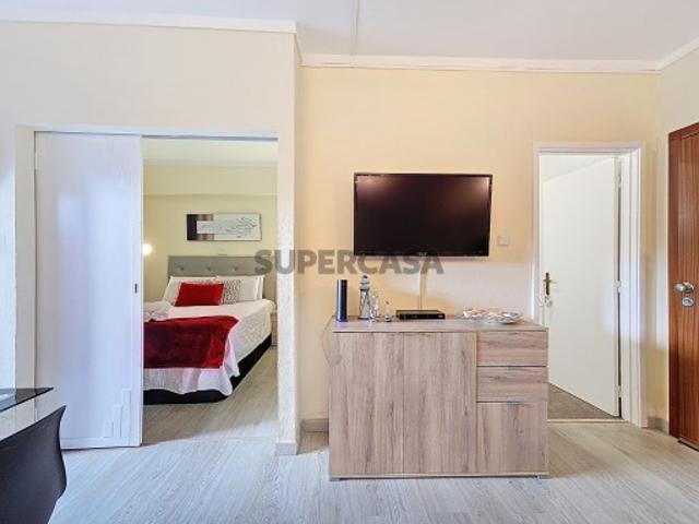 Apartamento T0+1 renovado a 300m da Praia da Rocha