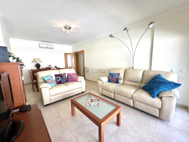 Apartamento T0+2 no centro da cidade com garagem