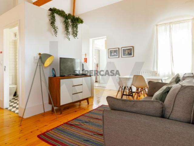Apartamento T0+2 para habitação, com licença e exploração como Alojamento Local