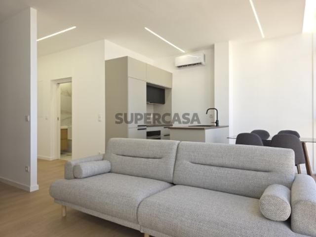 Apartamento T0 Totalmente Remodelado e mobilado, no Centro da Maia Junto ao Metro e Câmara