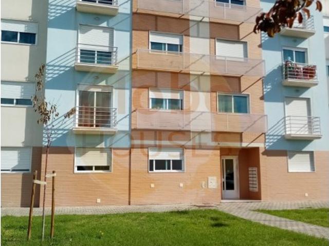 Apartamento T0 transformado em T1 em Paio Pires