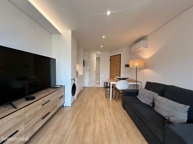 Apartamento T0 Venda em Lordelo do Ouro e Massarelos,Porto