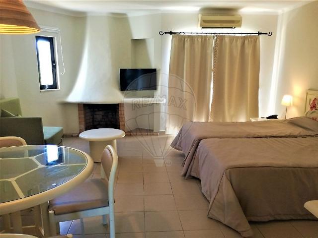 Apartamento T0 à venda em Alpouvar