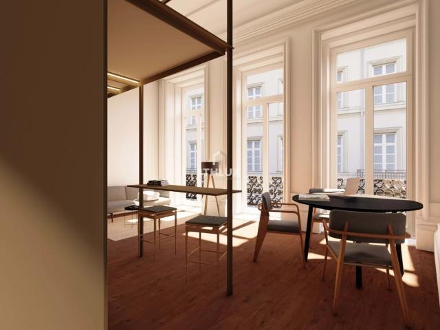 Apartamento T0 c/ mezanino novo no coração da cidade do Porto na Zona do Bolhão