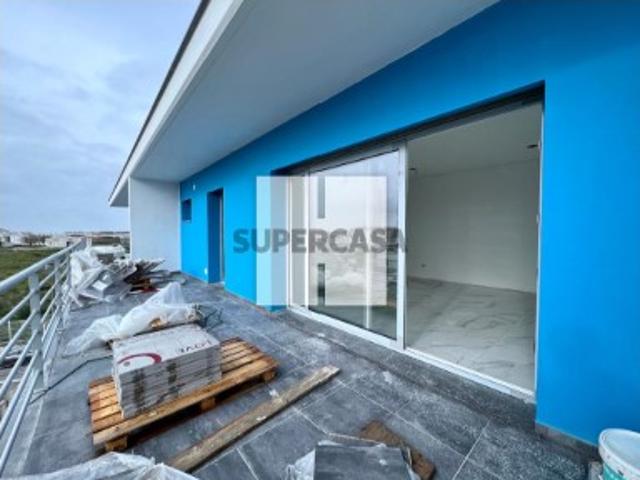 Apartamento T0 c/ Terraço