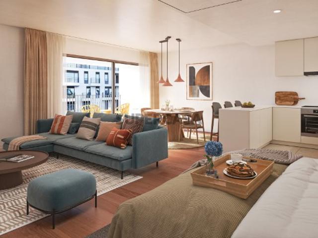 Apartamento T0 com área exterior na Alameda das Antas