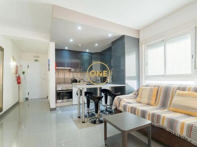 Apartamento T0 com garagem e piscina, Centro Histórico de Al. 34m² Albufeira e Olhos de Água