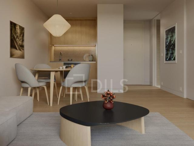 Apartamento T0, com garagem, na Foz, Porto