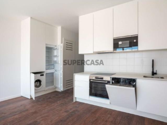 Apartamento T0 com logradouro em Arroios, Lisboa