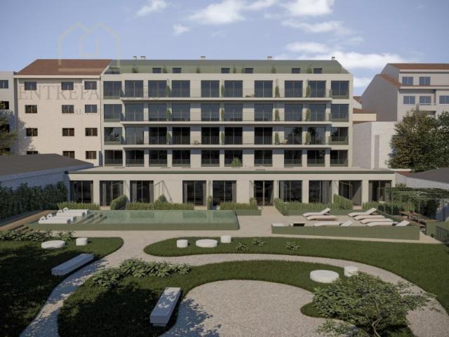 Apartamento T0 com lugar de garagem e varanda a poucos minutos da Estação do Marquês e da Rua da Constituição para comprar no Porto