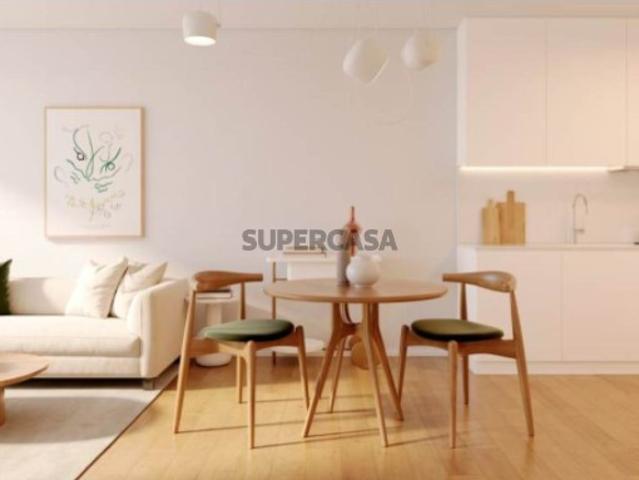 Apartamento T0 com terraço a 200 metros da praia em Leça da Palmeira