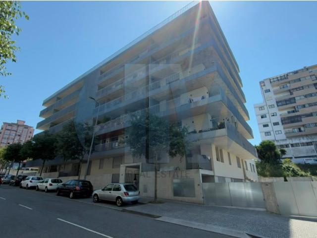 Apartamento T0 com Terraço e Garagem | Mafamude, Vila Nova de Gaia