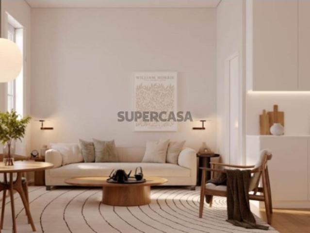 Apartamento T0 com varanda a 200 metros da praia em Leça da Palmeira