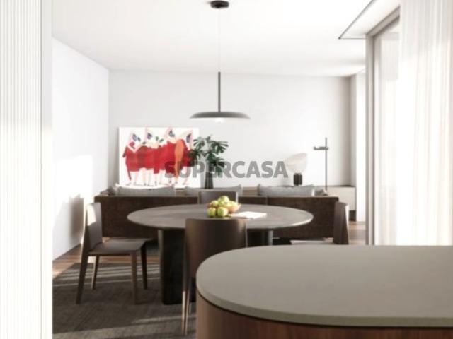 Apartamento T0 com varanda e lugar de garagem em São Bernardo!